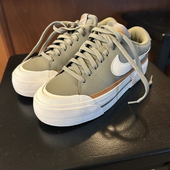 Women's Nike Court Legacy Lift Platform Sneakers - Picture 1 of 8